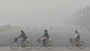 Smog descends over Tiananmen Square during the 2013 "airpocalypse"